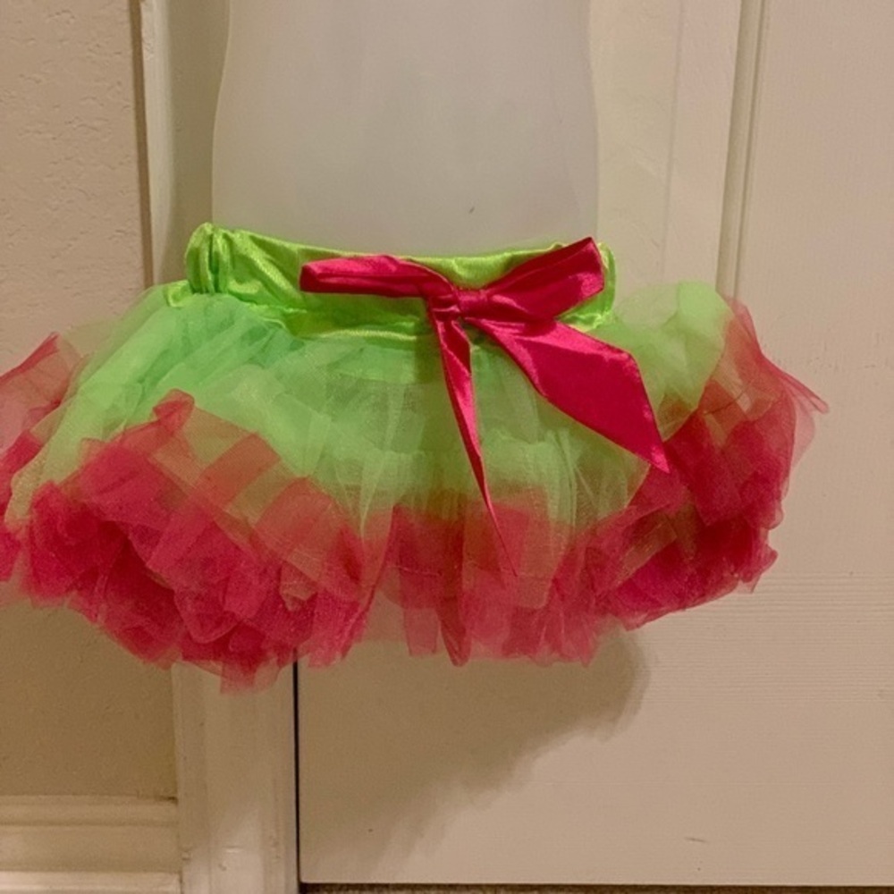 Beautiful toddler girl multicolored tu tu skirt 1T